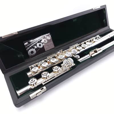 Refurbished Pearl 665 Vigore Gold Lip C# Trill Open Hole Intermediate Flute image 1