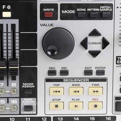 Roland MC-909 Sampling Groovebox Music Sampler Voltage Selectable W/DIMM 256MB image 8