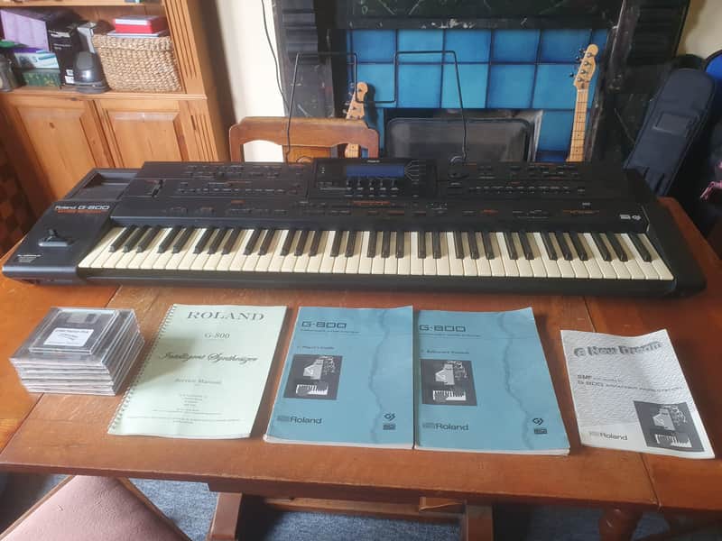 Roland G-800 Arranger Keyboard Workstation, all manuals and extra style disks - price drop image 1