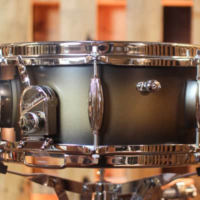 Slingerland 5.5x14 Radio King Artist Black and Gold Lacquer Snare Drum image 2