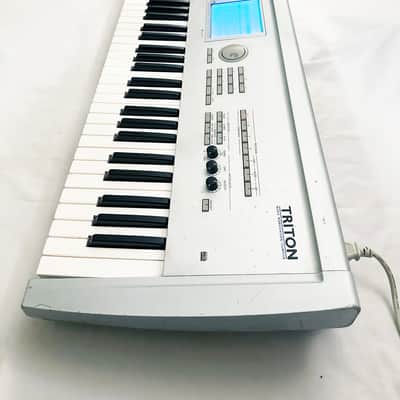KORG Triton Classic 61 Synthesizer Workstation Made in JAPAN. Good Condition. Works Great !... image 18