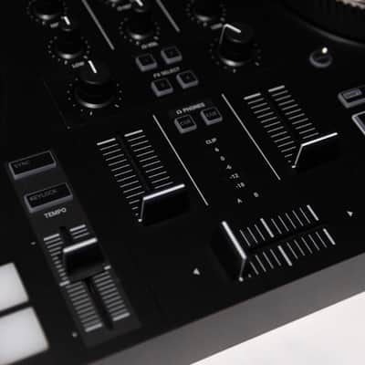 Native Instruments Traktor Kontrol S2 MK3 2018 - Black image 9