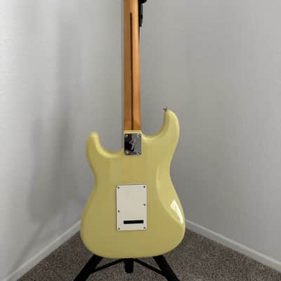Fender Player II Stratocaster 2024 - Present - Hialeah Yellow image 4