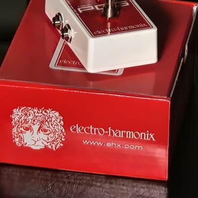 Electro-Harmonix Nano POG Polyphonic Octave Generator Red / White image 3