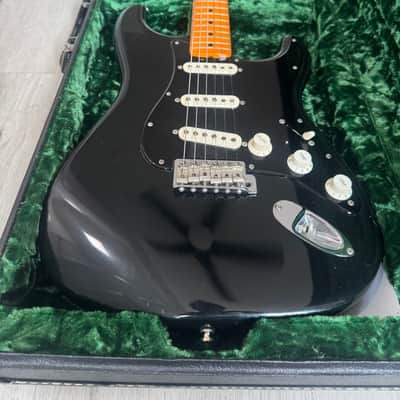 Fender Custom Shop David Gilmour Stratocaster NOS 2008 - 2021 - Black over 3-Color Sunburst image 2