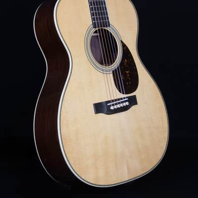 Martin OM-28 Acoustic Guitar, Natural image 4