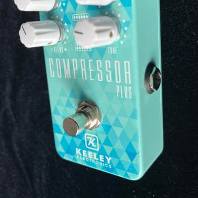 Keeley Compressor Plus Limited Edition - Sweetwater 2019 - Seafoam / Blue image 3