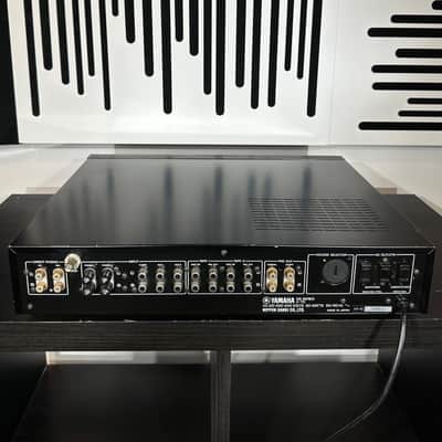 Yamaha C-70  Natural Sound Stereo Control Amplifier ( Pre-Amp ) Bild 7
