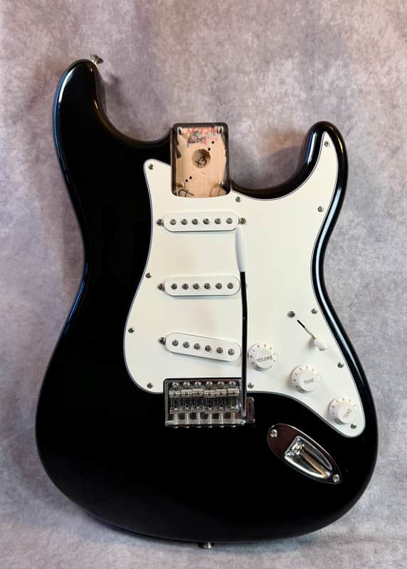 Fender Stratocaster Loaded Body MiM  2002 - Black image 1