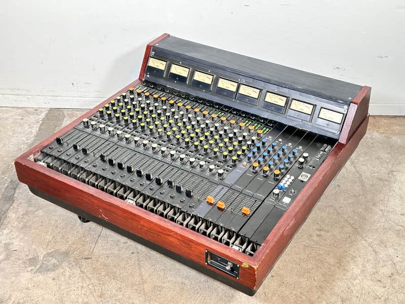 Yamaha PM-1000 16-Channel 4-Bus Mixing Console 1970s - Black image 1