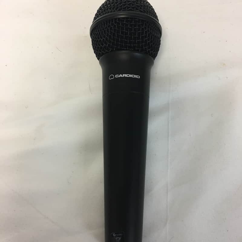 Peavey PVi 100 Dynamic Cardioid Mic w/ Clip, XLR Cable and Bag image 2