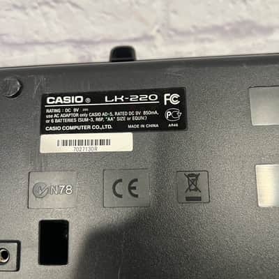 Casio LK-220 61-Key Electronic Keyboard with Lighted Keys image 9