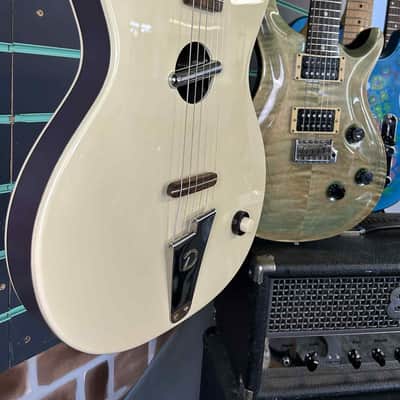 Danelectro Convertible Reissue White Hollow Body Electric Guitar image 3
