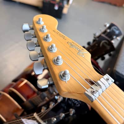 Fender Strat Plus with Maple Fretboard 1987 - 1998 - Lake Placid Blue image 18