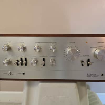 Pioneer SA-9500 80-Watt Stereo Solid-State Integrated Amplifier 1975 - 1979 - Silver image 2