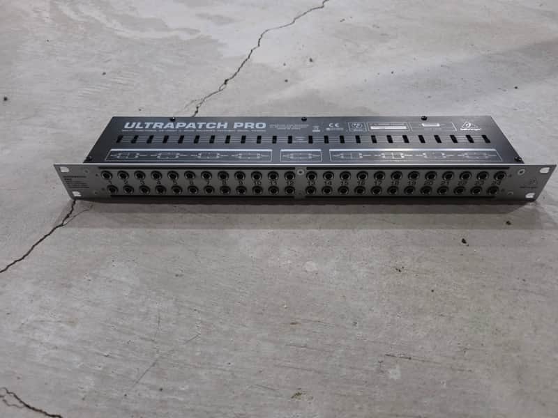 Behringer Ultrapatch Pro PX3000 48-Point TRS Patchbay 2004 - Present - Standard image 1