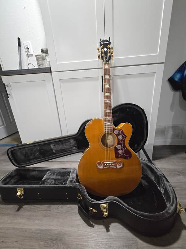 Epiphone EJ-200SCE