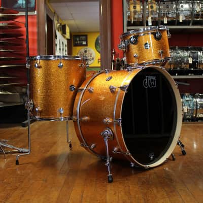 DW Performance Series in Gold Sparkle 14x24 9x13 16x16 image 1