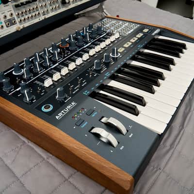 Arturia MiniBrute 2 25-Key Synthesizer 2018 - Present - Black image 8