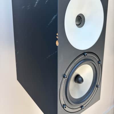 Amphion Two18 Passive Monitors + Amp500 + Amphion Speaker Cable image 5
