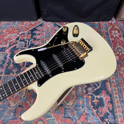 Fender Pro Feel Model STR-70 Super Strat HSS Ex Trem - 1988 image 11