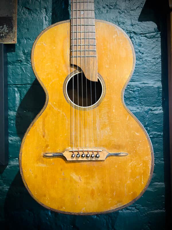 Antique Parlour Guitar Romantic