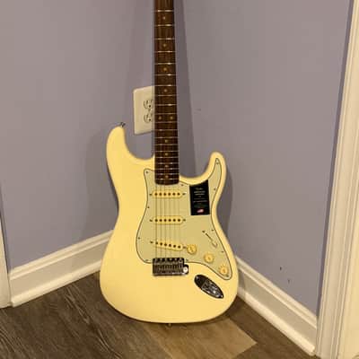 Fender American Vintage II '61 Stratocaster 2023 Olympic White image 3