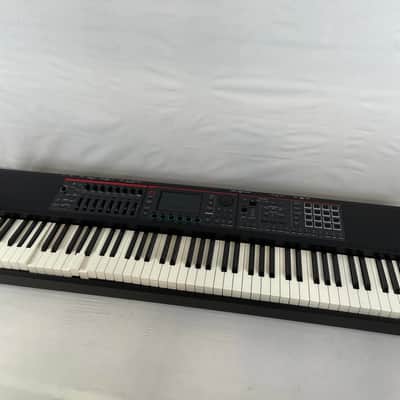 Roland Fantom-08 88-Key Synthesizer Workstation Keyboard, Black image 5