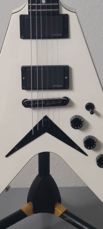 Dean V USA - WATCH VIDEO ! ABSOLUTE MONSTER TONE! Pearl White USA