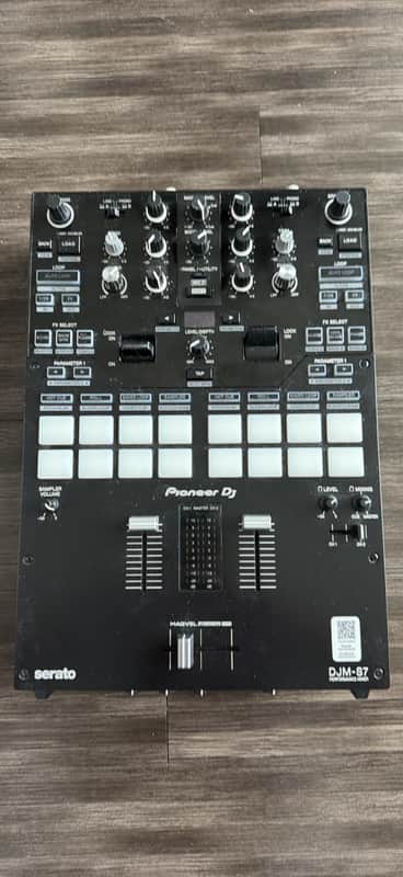 Pioneer DJM-S7 2-Channel Serato Digital Mixer 2021 - Present - Black image 1