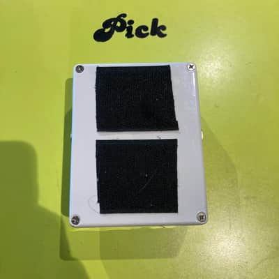 Electro-Harmonix Big Muff Pi with Tone Wicker Distortion / Sustainer 2008 - Present - White / Black / Green image 2