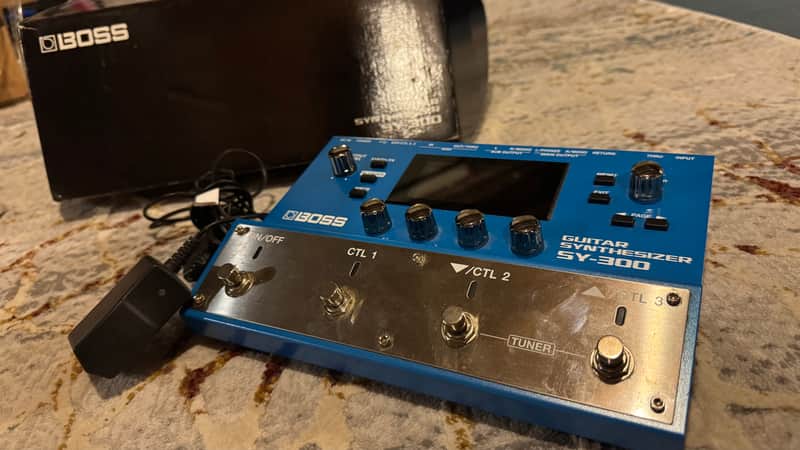 Boss SY-300 Guitar Synthesizer | Reverb Canada