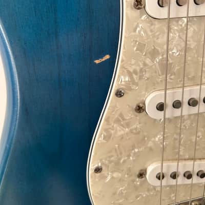 Fender Highway one Stratocaster with maple Fretboard 2003 - Sapphire Blue Transparent image 10