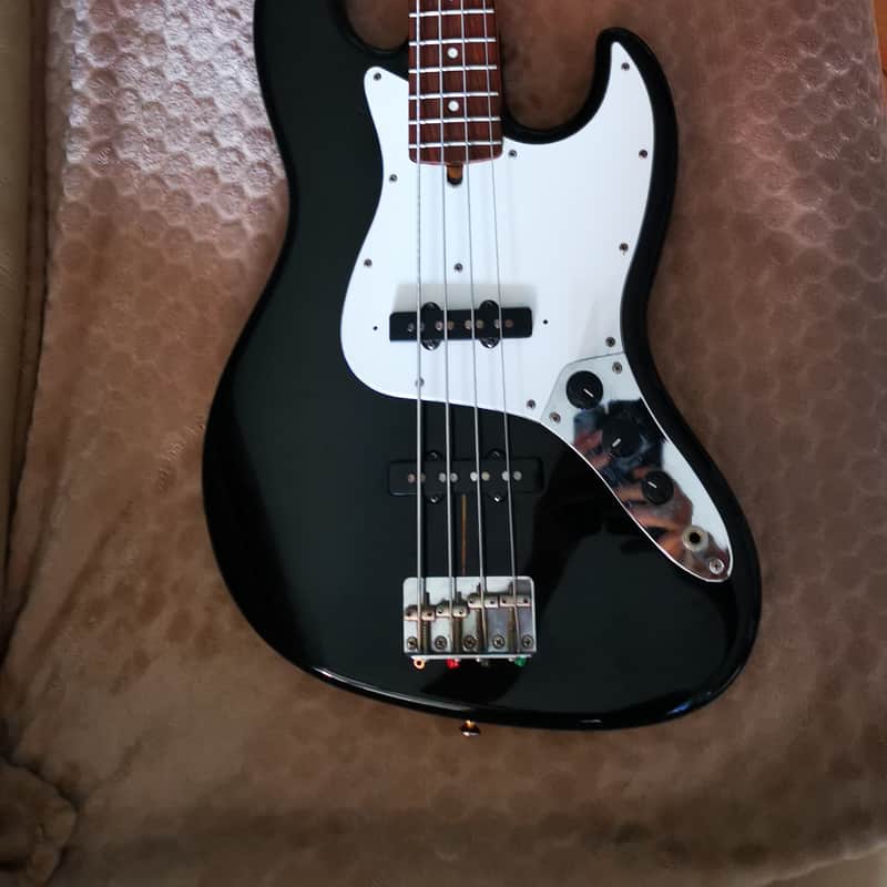 1986 Squier Jazz bass Noire