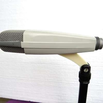 Sennheiser MD 421-2 Cardioid Dynamic Microphone image 2