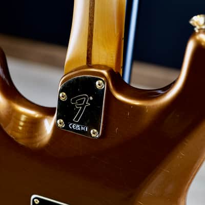 Fender Bruno Mars Stratocaster Maple Fingerboard Mars Mocha image 12