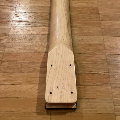 Jackson Dinky Neck reverse headstock 22 frets image 5