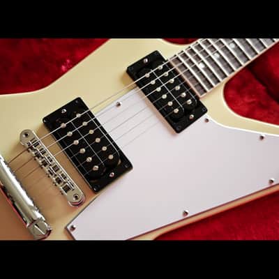 Gibson '70s Explorer 2023 - Classic White image 2