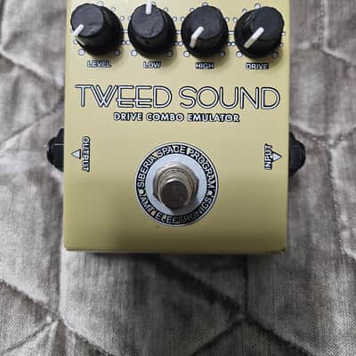 AMT Electronics California Sound Distortion Combo Emulator Guitar