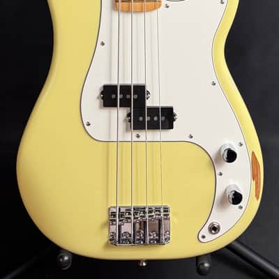 Fender Player II Precision Bass 4-String Bass Guitar Hialeah Yellow Finish image 1
