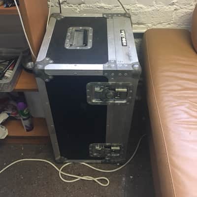 Ampeg Svt classic Anniversary head and 8x10 cab with hardcase image 4