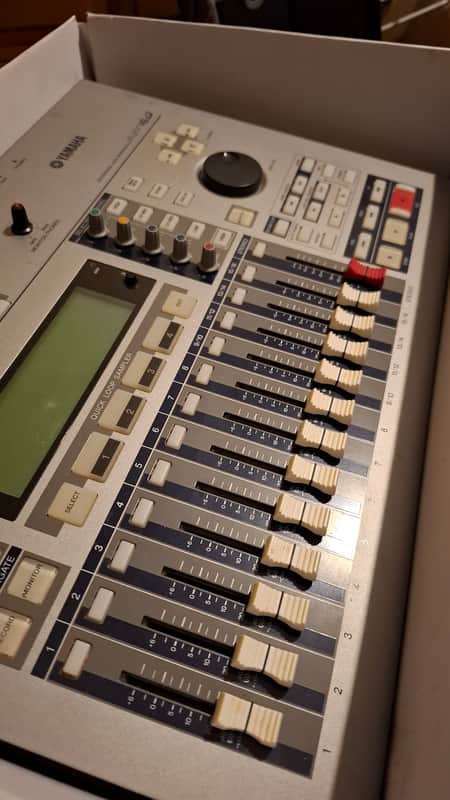 Yamaha AW16G Professional Audio Workstation 16-Track Digital Recorder 2000s - Silver image 1