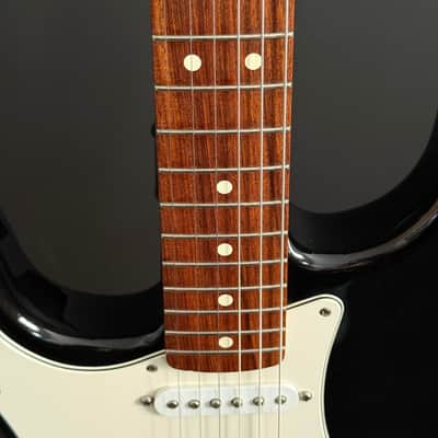 Fender Standard Stratocaster, Left-Handed 2000, Black image 5
