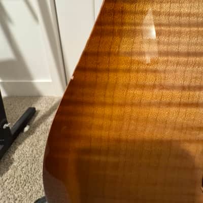 Kiesel  Theos  - Natural Burst image 3