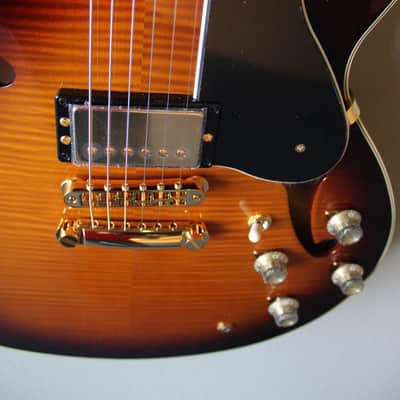 Brand New Yamaha SA2200 Semi-Hollow Electric Guitar - Brown Sunburst image 5