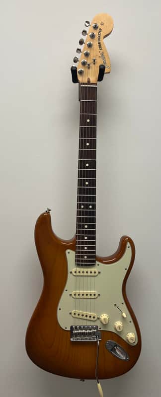 Fender American Performer Stratocaster 2019 - Honey Burst image 1