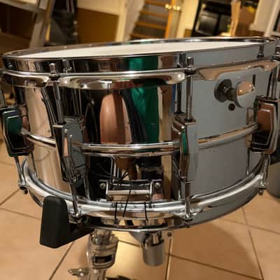 Ludwig No. 402 Supraphonic 6.5x14" 10-Lug Aluminum Snare Drum with Pointed Blue/Olive Badge 1969 - 1979 - Chrome-Plated image 4