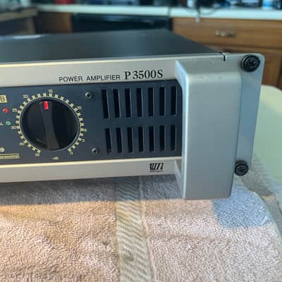 Yamaha P3500S Power Amp with rack mount bolts and washers image 4