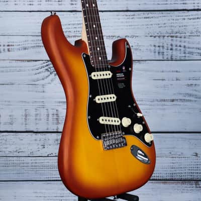 Fender Limited Edition American Performer Timber Stratocaster | Honey Burst image 4