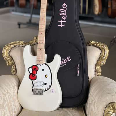 Squier Limited Edition Hello Kitty Stratocaster image 12